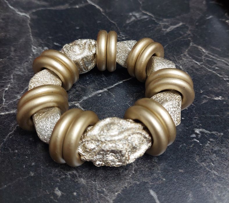 Ластична гривна златиста