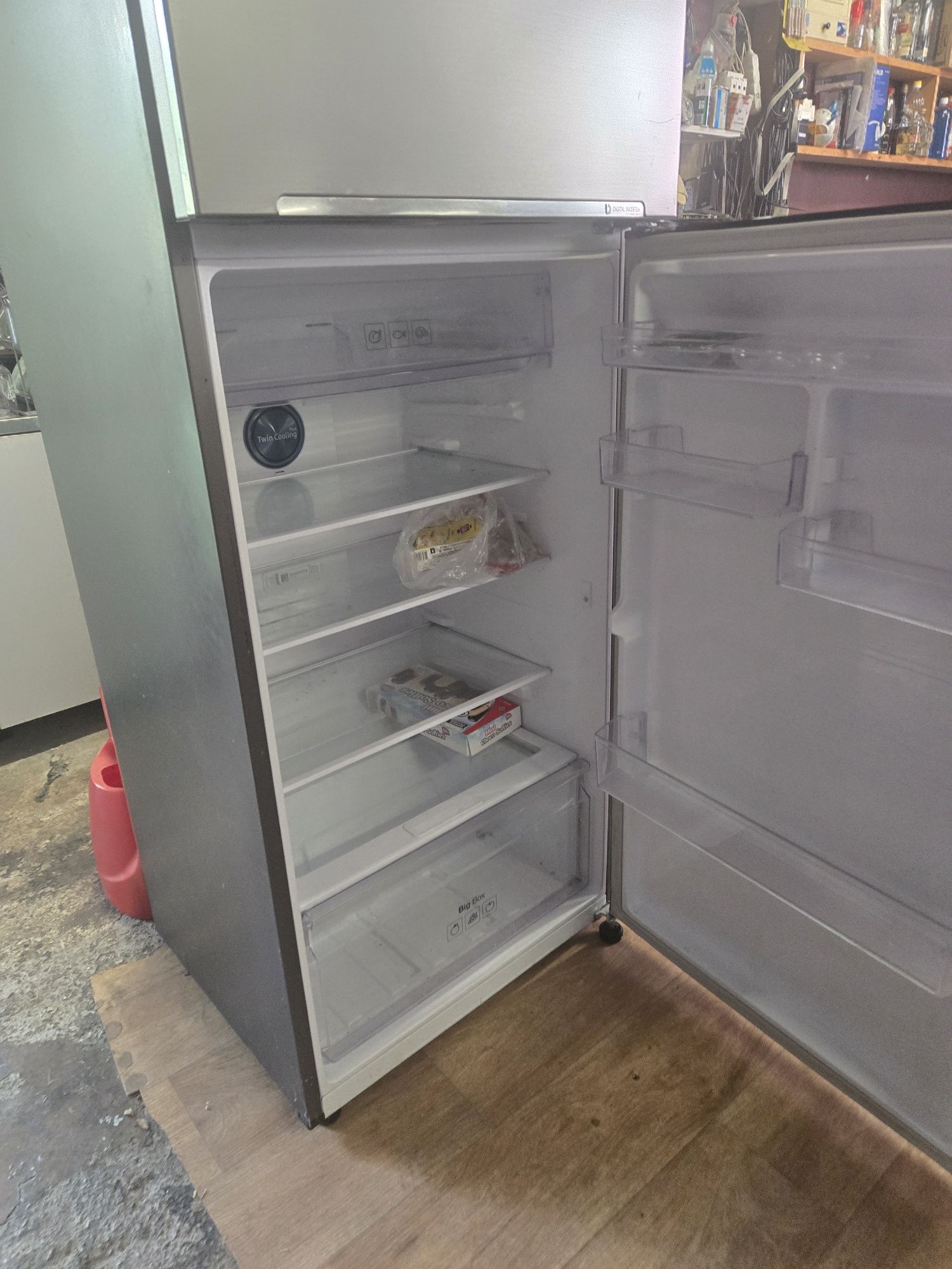 Хладилник Samsung RT38K5530S9 с проблем