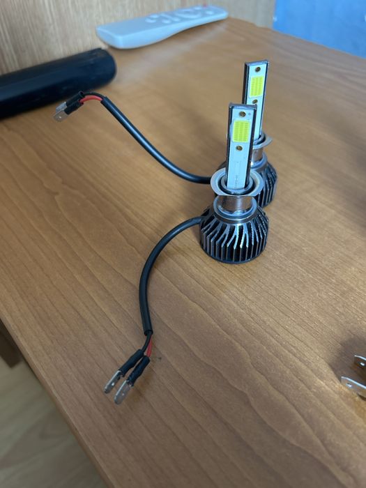 Vand 2 becuri led h1 si 2 h7