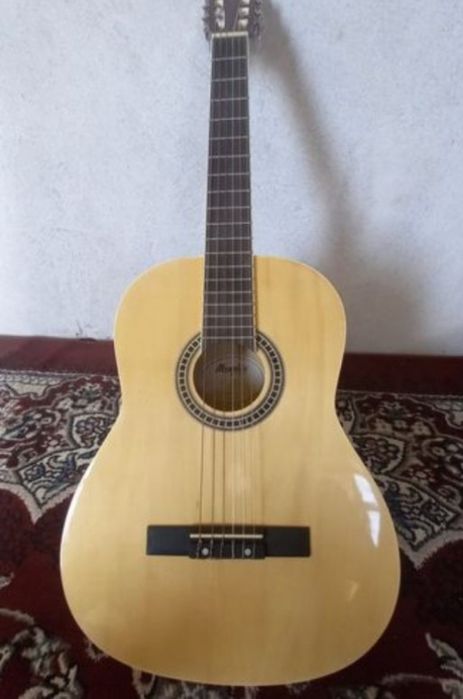 Gitara Vecas bor