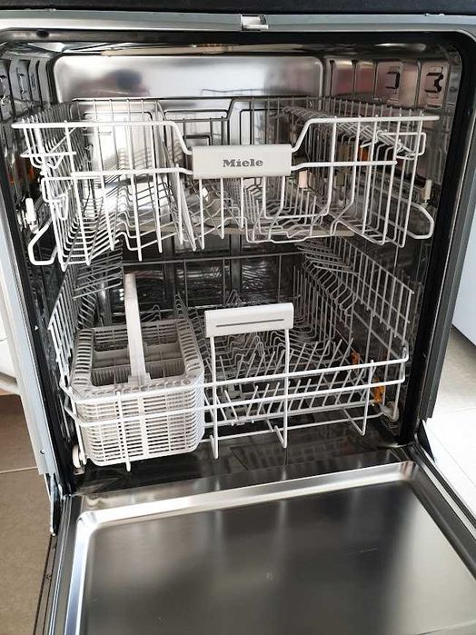 Miele - Auto Open - QuickPowerWash - Съдомиялна - Пълно Вграждане 60см