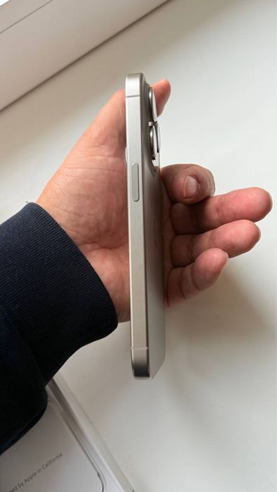 iPhone 15 pro 256 gb idealni tel