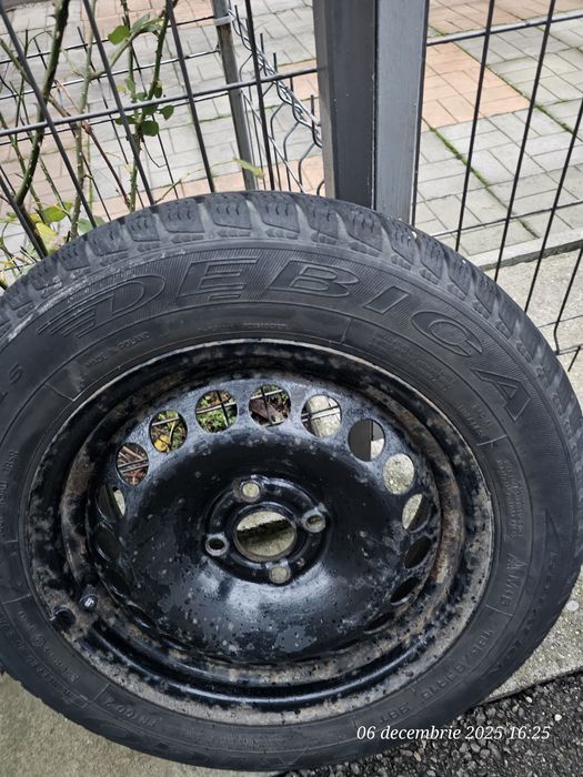 Cauciucuri iarna 185/65 R 15 cu jante de Opel Corsa D sau Fiat G.P.