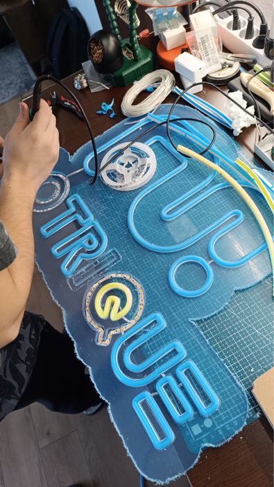 Semne led personalizate la comanda Reclama luminoasa