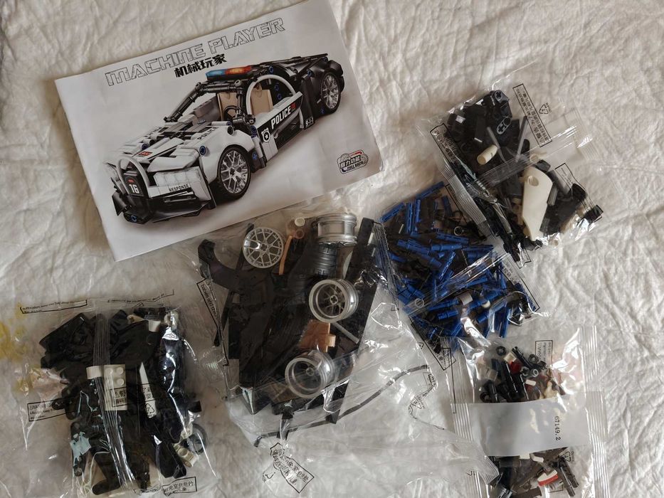 Joc construit SuperCar ToylinX cu 410 piese