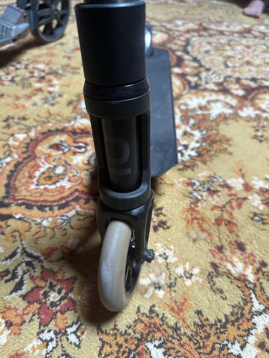 De vanzare 2 trotinete Oxelo