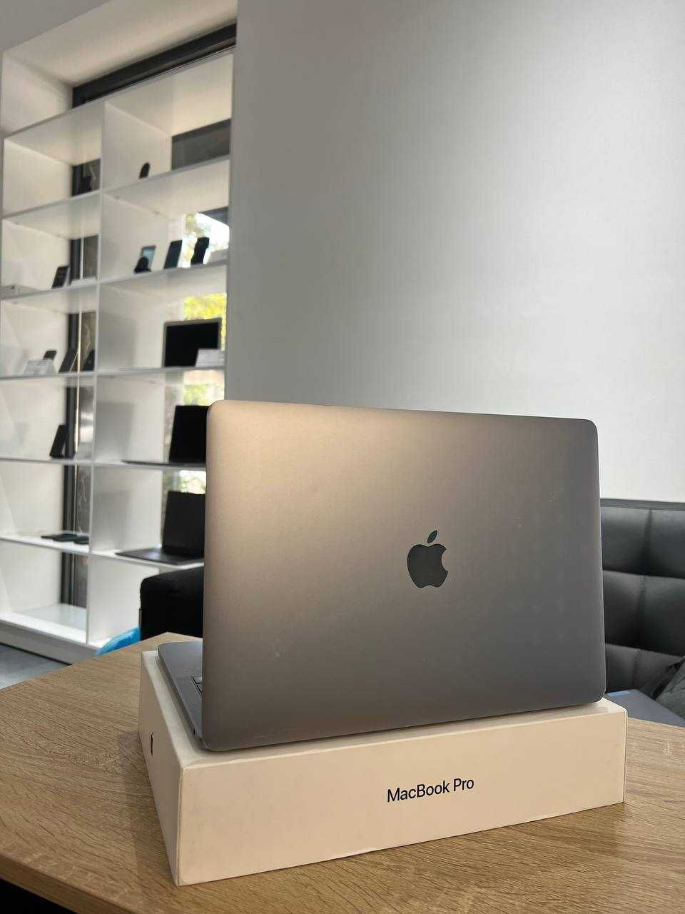 Продам MacBook Pro 2017 Core i5 8GB 13-inch