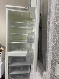 Продам Холодильник Атлант