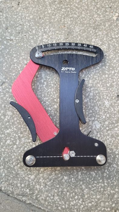 Scula de măsurat tensiunea în spite