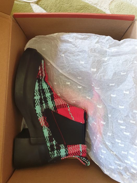 Дамски обувки на Camper