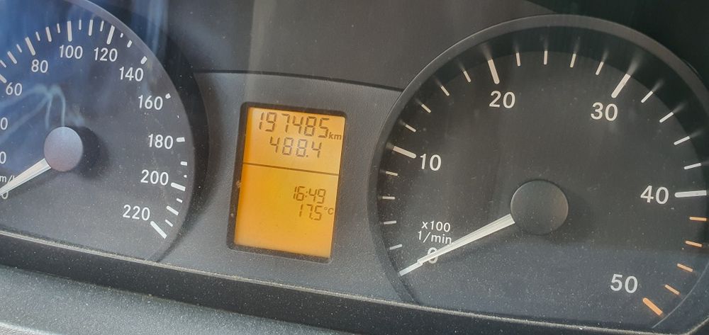 Mercedes Vito lung și înalt L2 H2