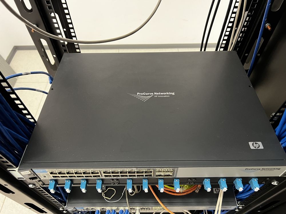 Vand rack pentru servere