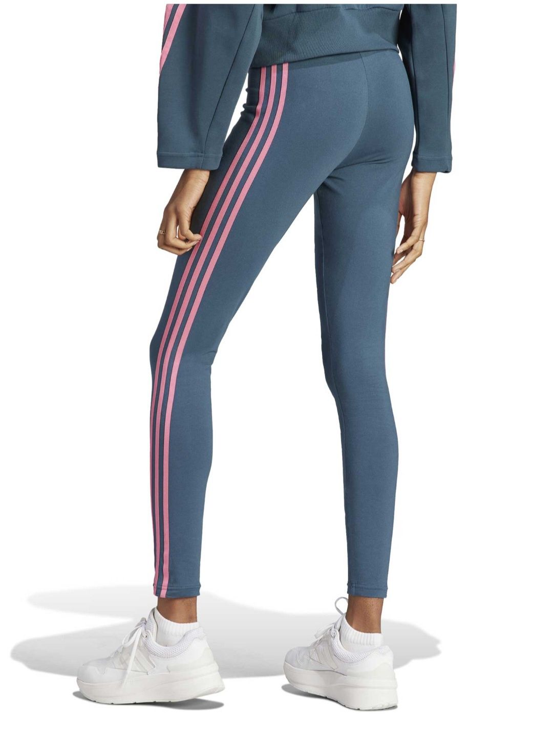 Клин Adidas sportswear