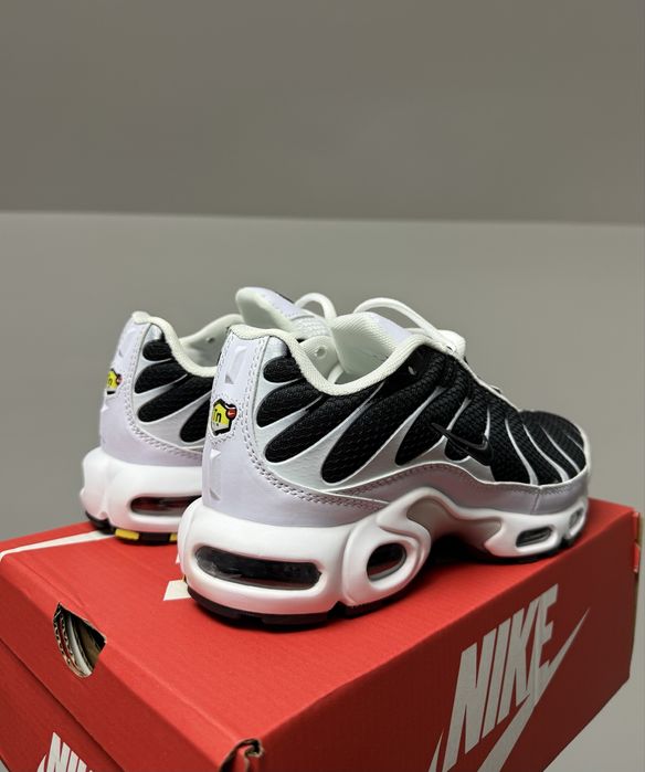 Nike Air Max Plus Black White