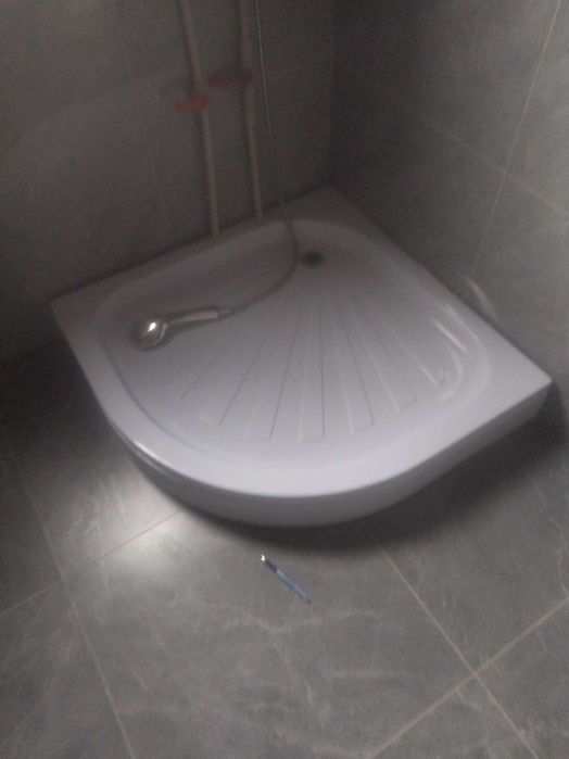 Холодильник и душевая