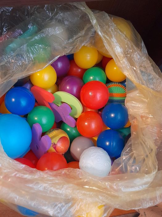 Țarc cu bile, și leagăn