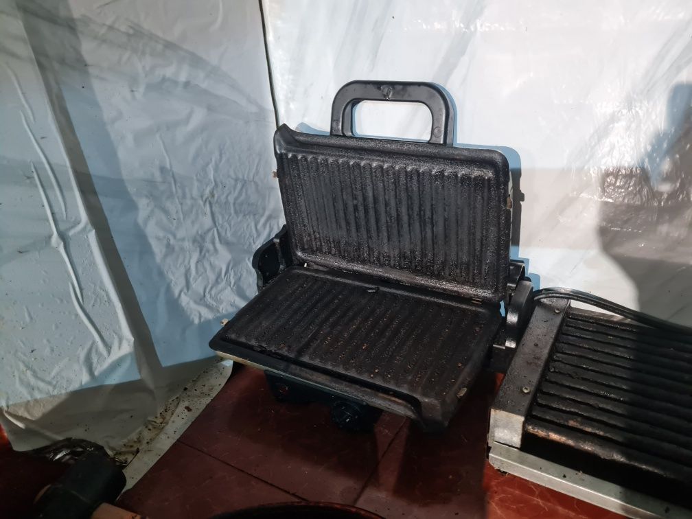 Продавам цялостно обзавеждане за заведение