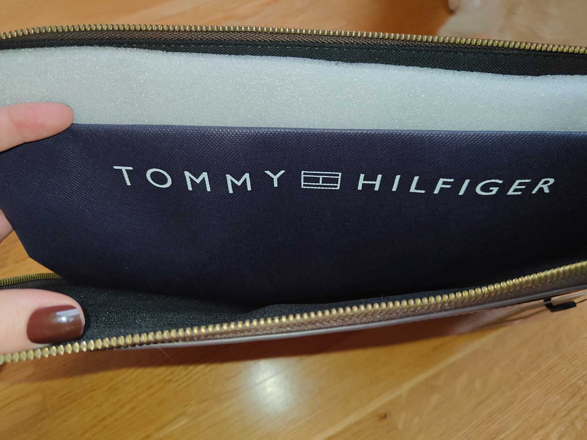 Geanta de piele Tommy Hilfiger laptop