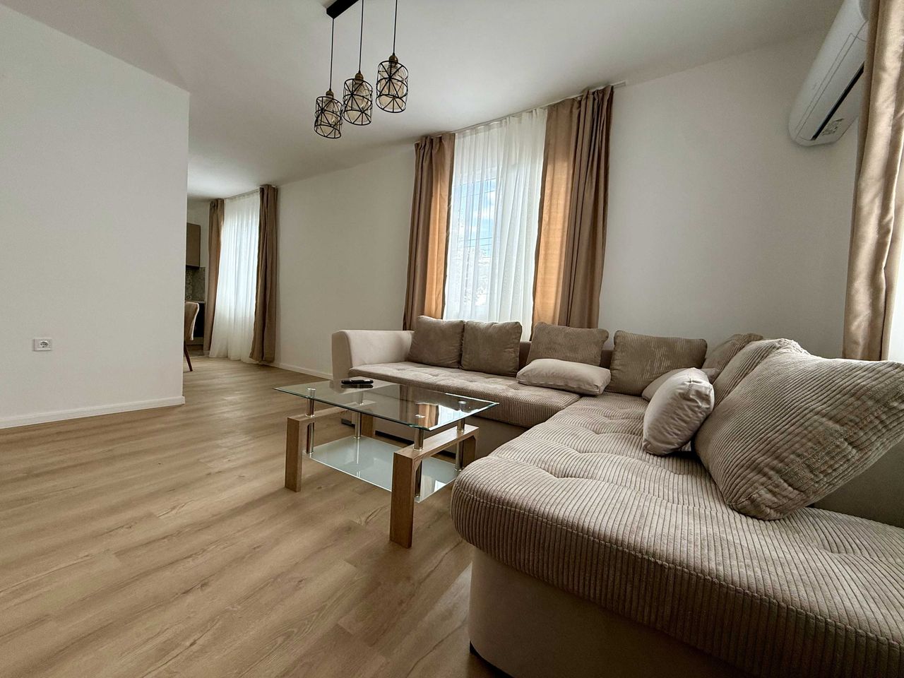 Дава се под наем Тристаен апартамент в Асеновград - 110 кв.м за 510 € - Снимка #5