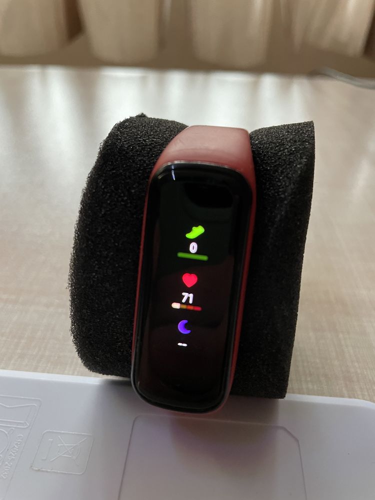 Смарт гривна samsung galaxy fit 2