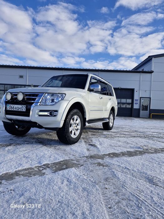 Продам  Митсубиси паджеро 4