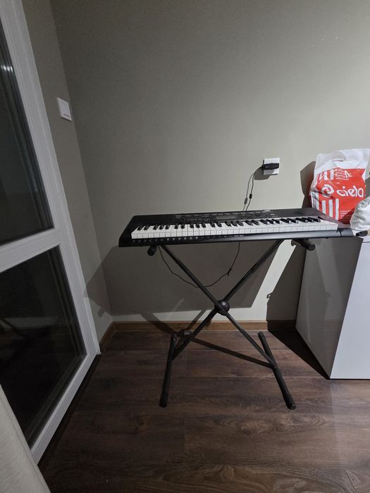 Пиано CASIO CKT-3500 със стойка