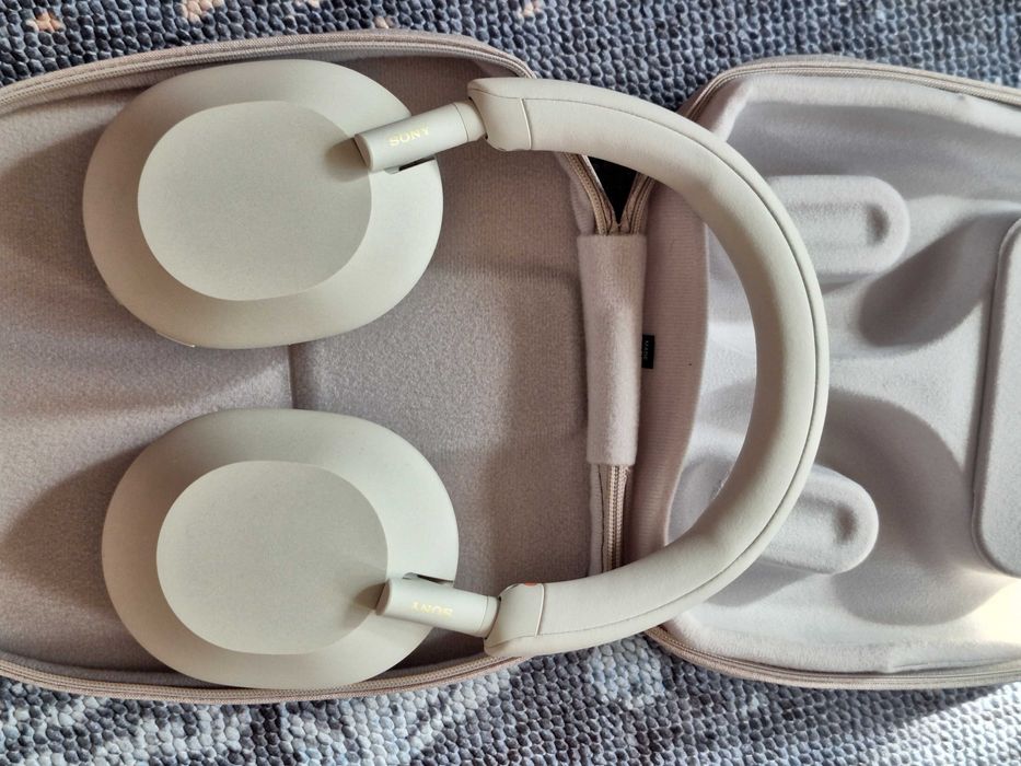 Безжични слушалки с микрофон Sony - WH-1000XM5