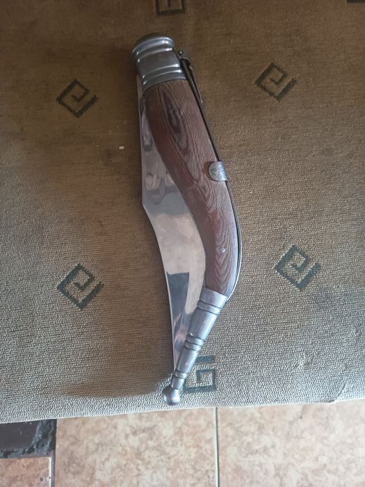 Vînd briceag spaniol de 52 cm nu are niciun defecte este în stare bună