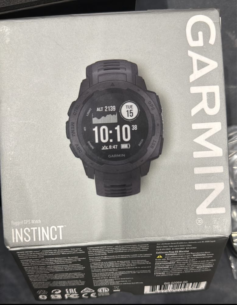 Часы Garmin instinct