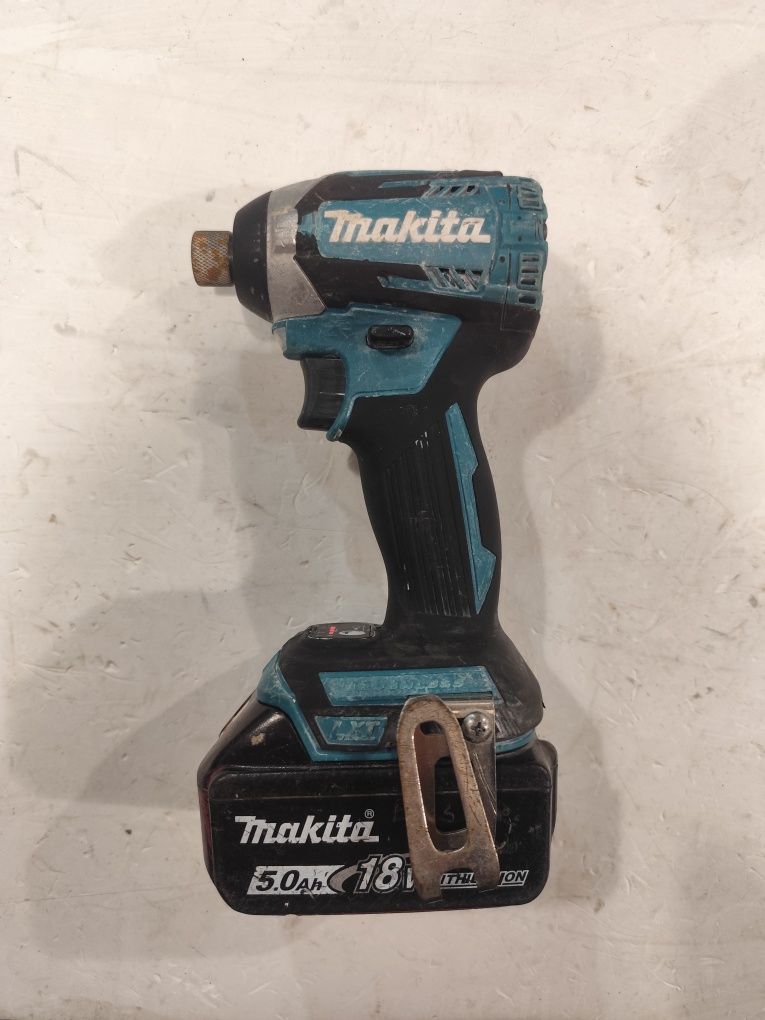 Безчетков акумулаторен импактдрайвър Макита Makita DTD154 + 5 Ah 175nm