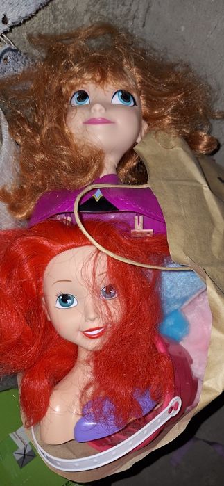 Jucării, plusuri di multe altele ca noi