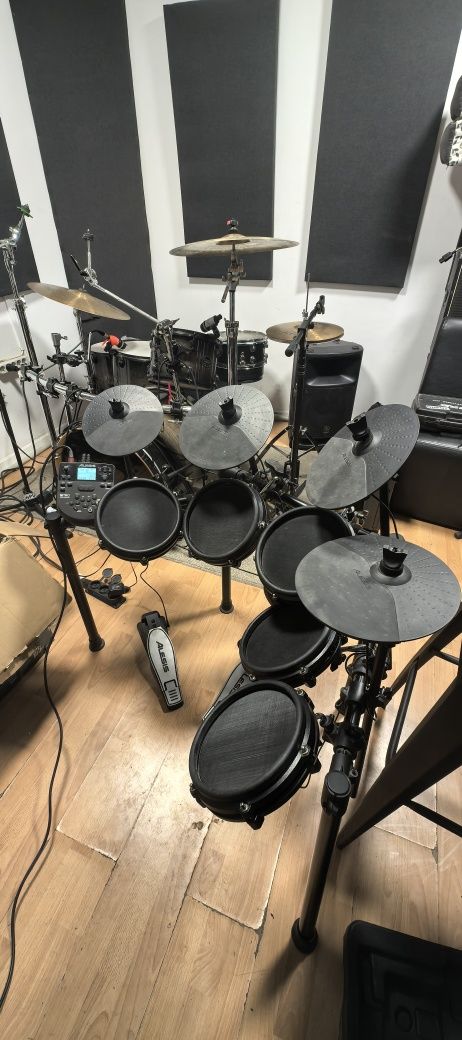 Электронные барабаны- ALESIS NITRO MESH KIT