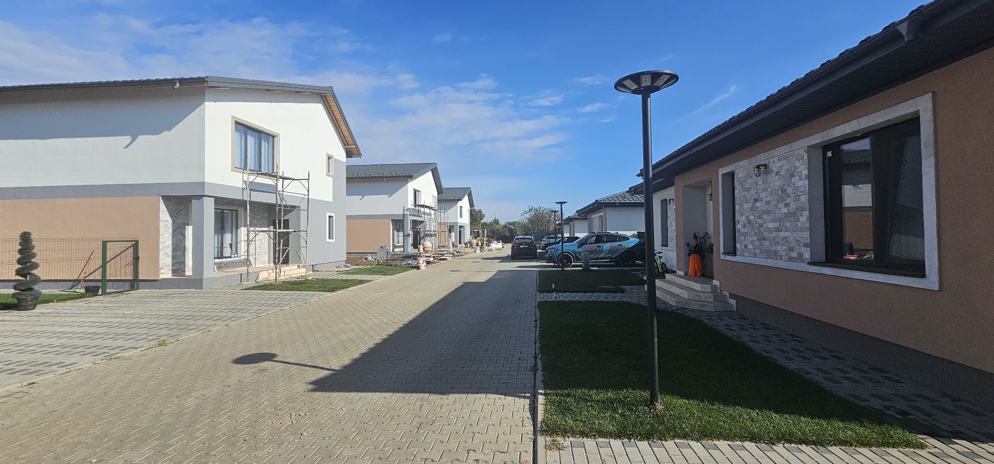 Vila casa parter + etaj de vanzare în cartier rezidential
