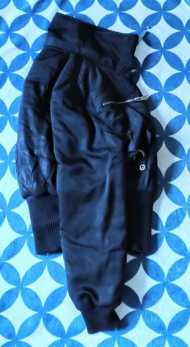 Черно дамско късо яке