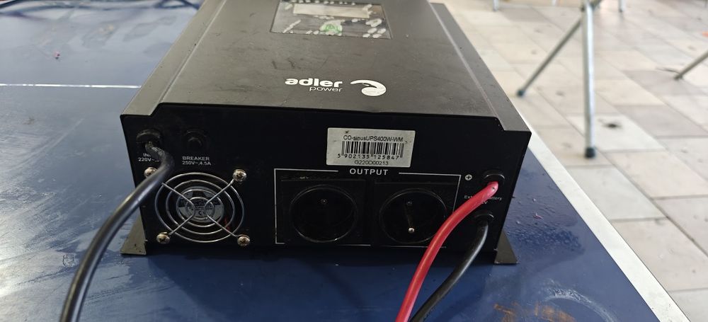 Sursă neîntreruptibilă (UPS) ADLER CO-sinus UPS-400W-WM