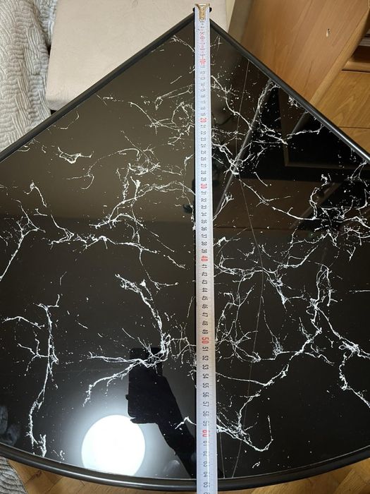 Ъглов ТВ шкаф – черен с мраморен плот