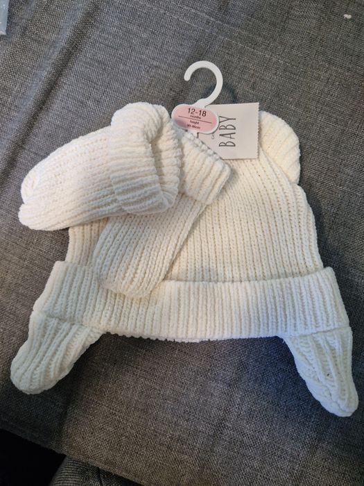 Комплекти детска шапка със ръкавички