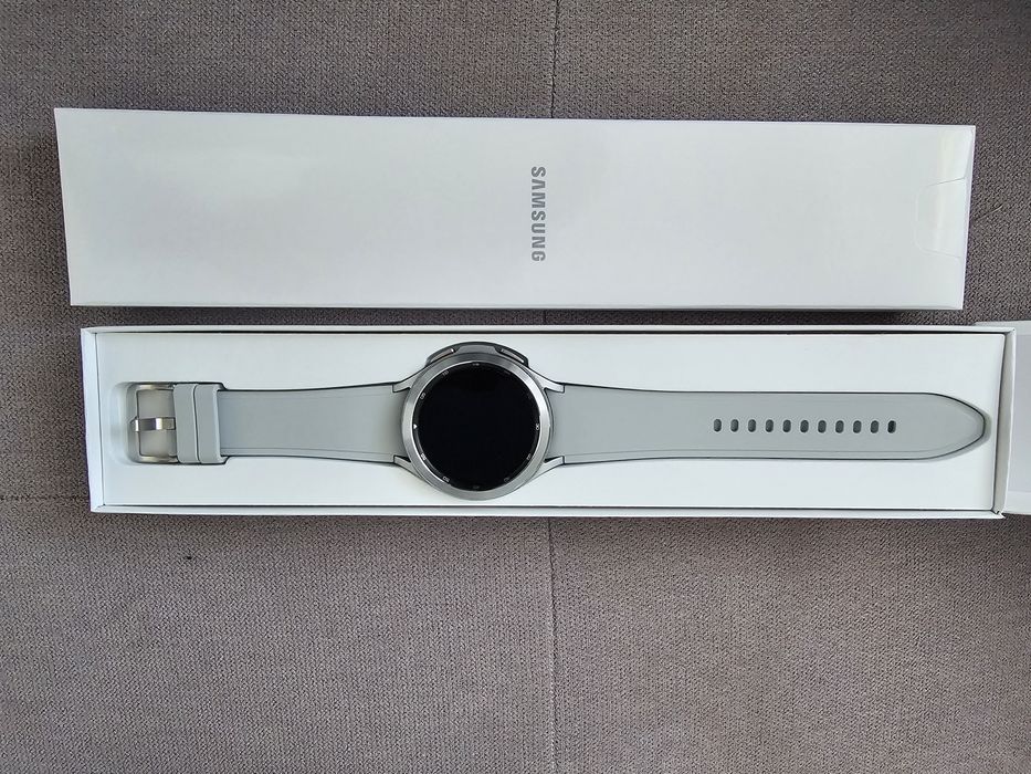 Samsung Galaxy Watch4 Classic 46mm LTE, stare perfectă