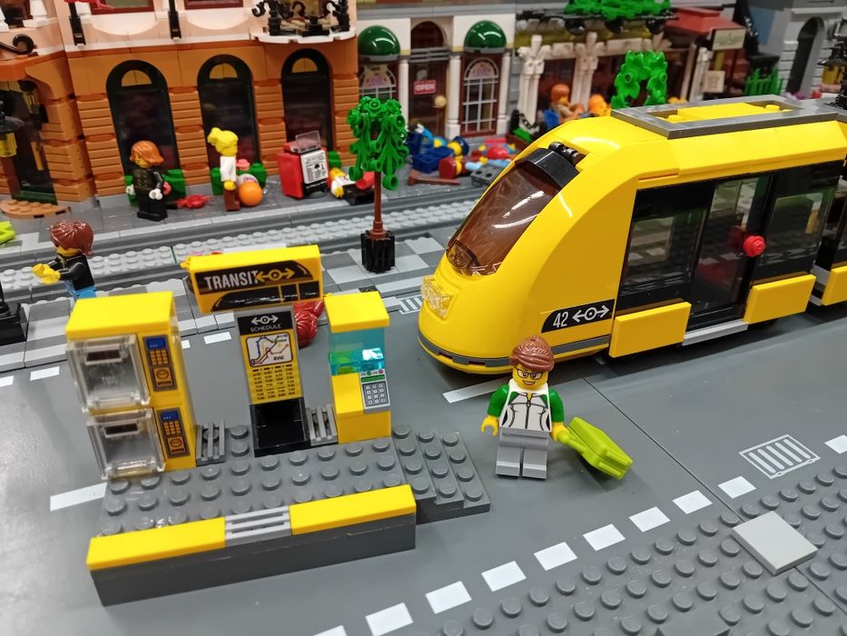 Tramvai si stație lego