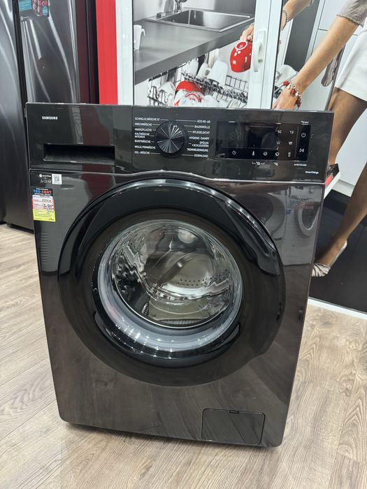 Черна пералня Samsung