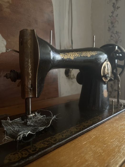 Продам швейеую машинку