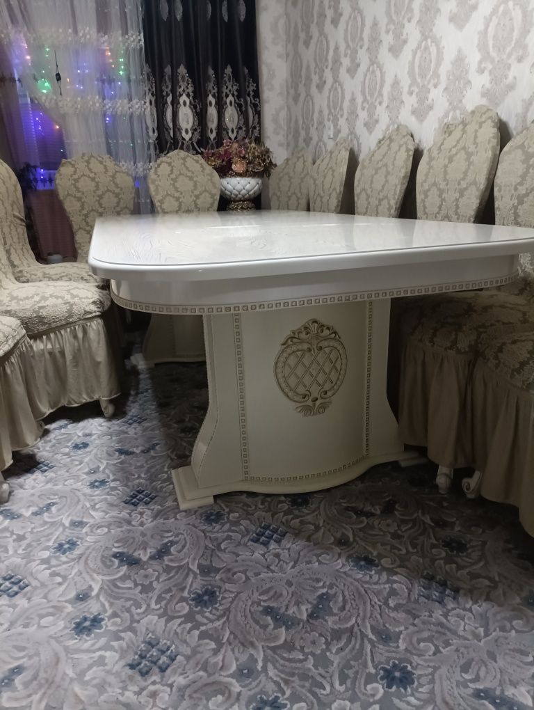 Продаю стол  стулья