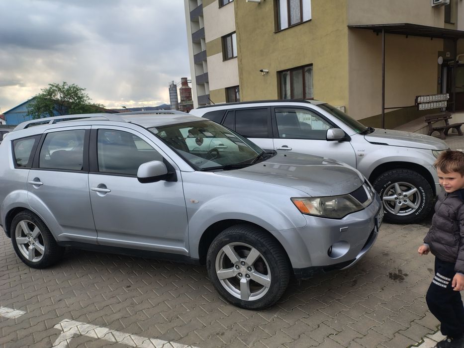 Vând Mitsubishi outlander!