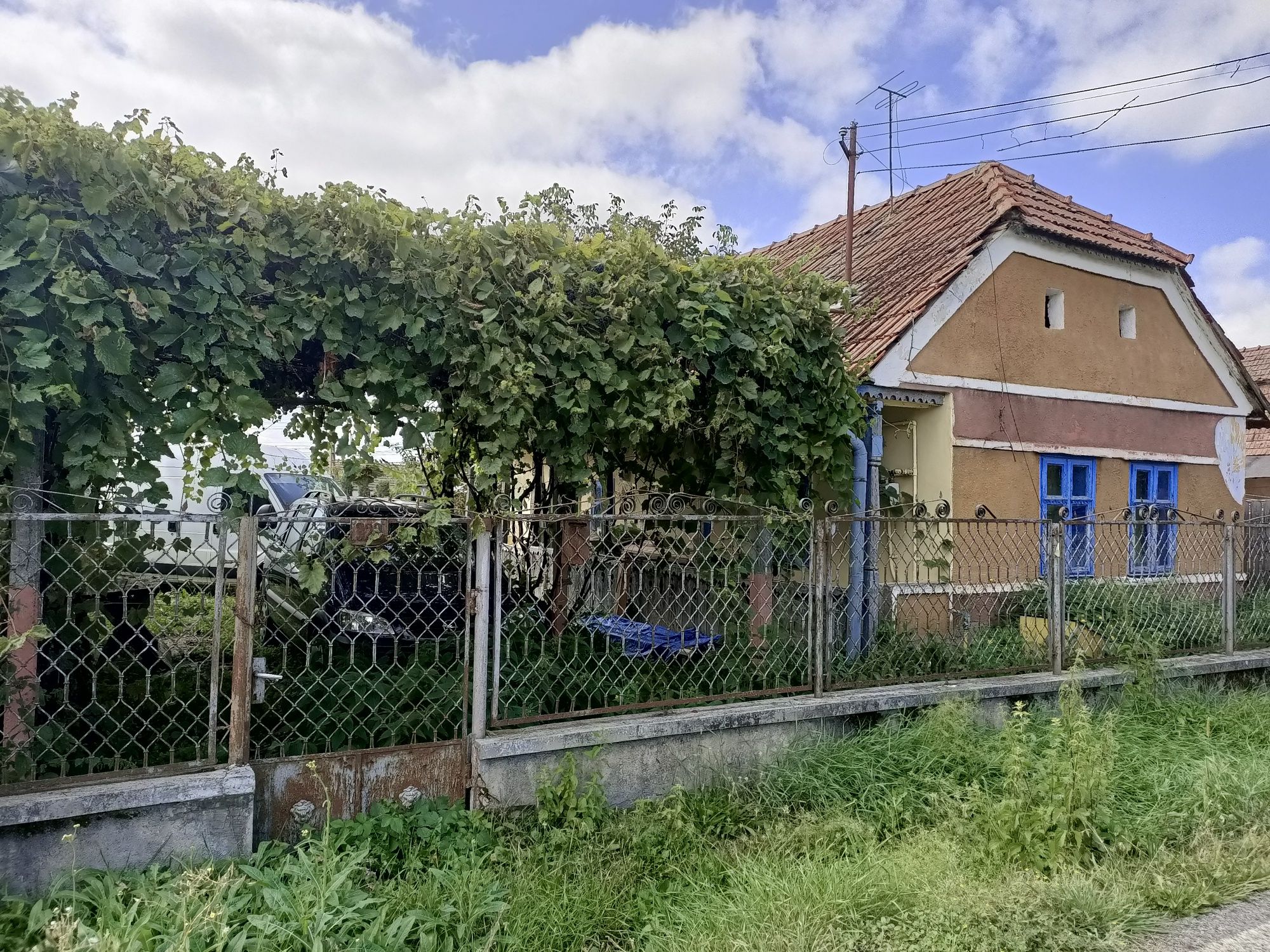 Casa de vânzare la Luncani
