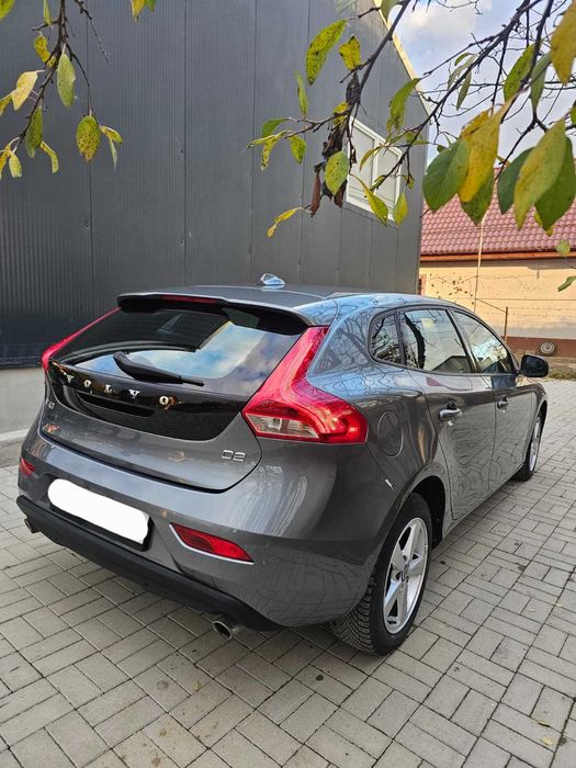 Volvo V40 2019 automat