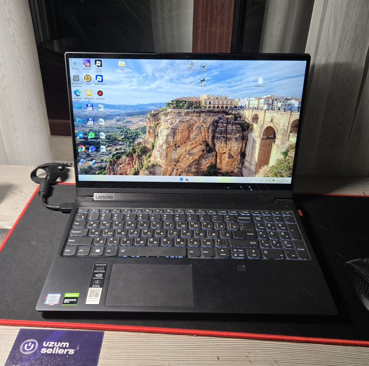 Ноутбук Lenovo Yoga 9 со стилусом