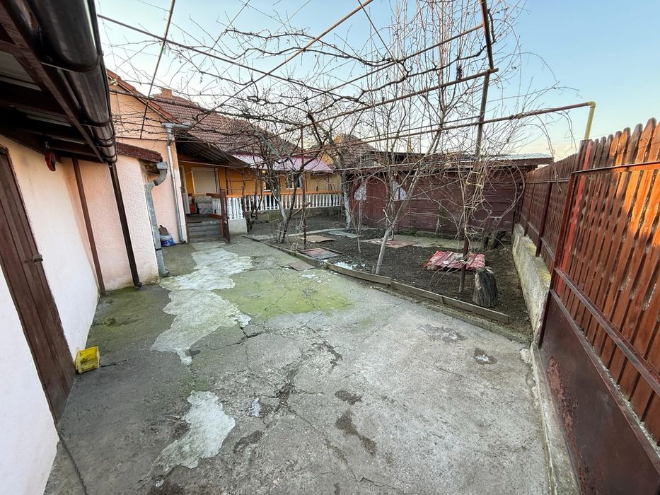 Ofer spre Vanzare Casa 4 camere 2 fronturi la doua strazi zona Unio