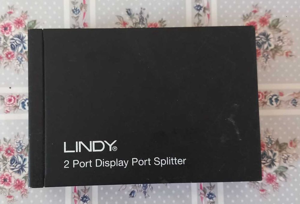 LINDY 38402 2‑Port DisplayPort Splitter