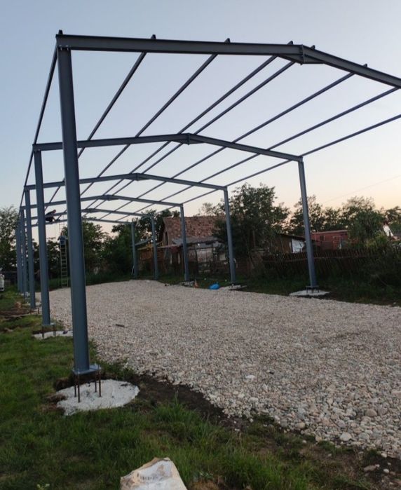 Structură metalică pentru adăpost, disponibilă în stoc, cu dimensiunil