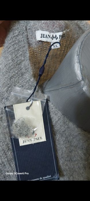 Нов пуловерJEAN PAUL. 33%kid Mohair. 33%вълна. размер XL.